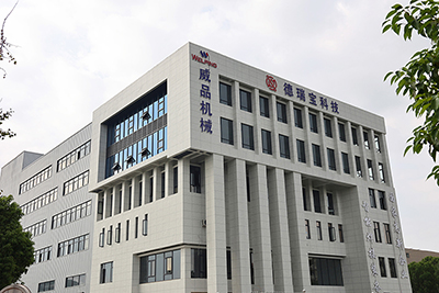 صور من المصنع