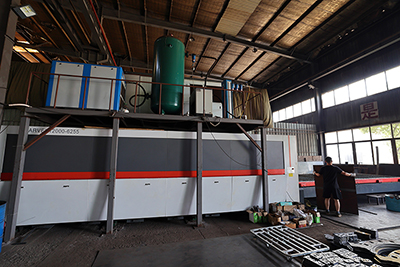 عملية القطع واللحام بالليزر