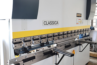 عملية لحام الصفائح المعدنية