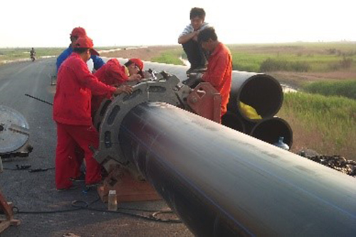 ماكينة لحام تناكبي (لحام أنابيب بلاستيك قطر 315 إلى 630مم)